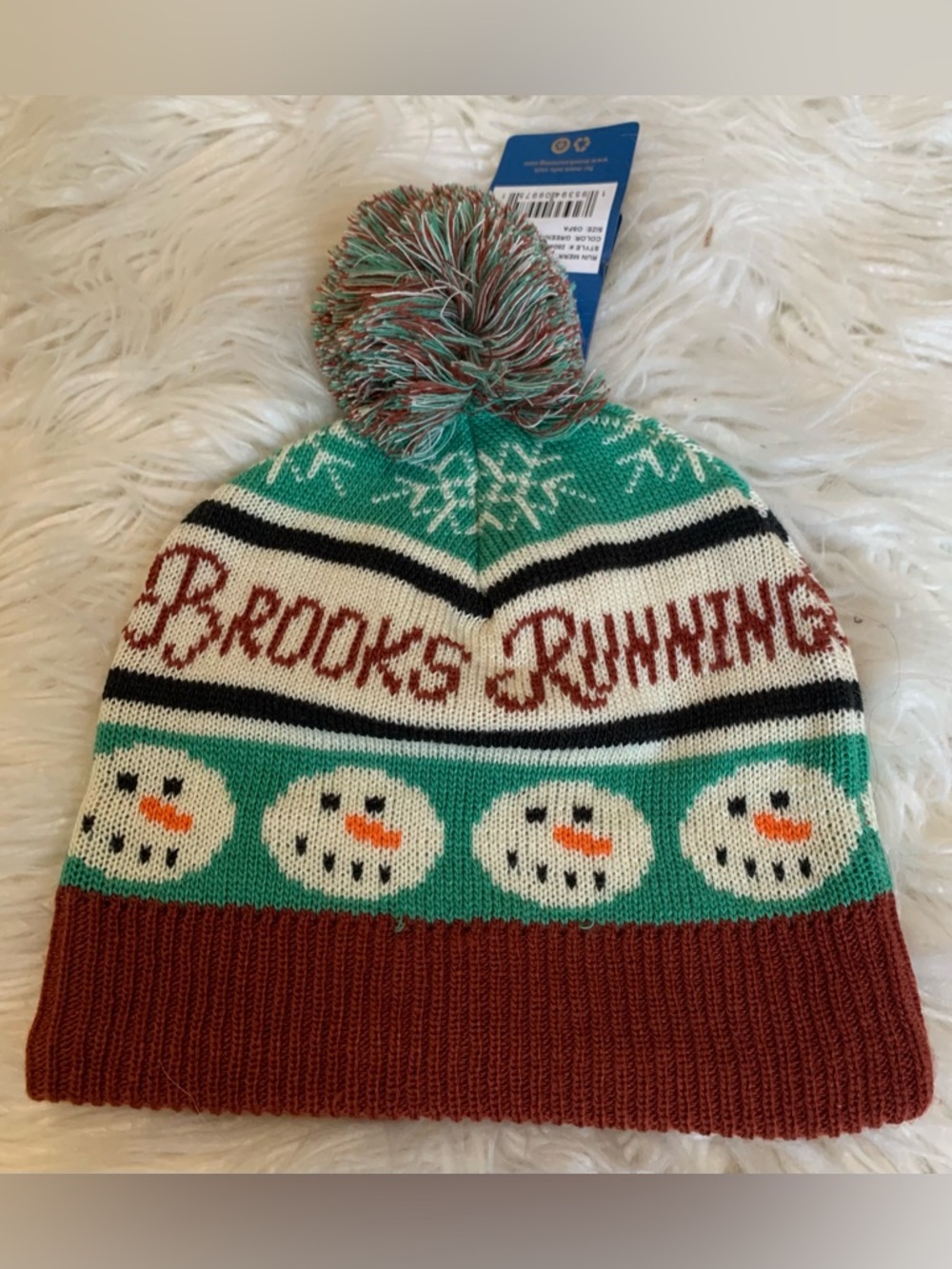 Brooks Running Run Merry Pom Beanie Red Green One Size - Picture 5 of 8